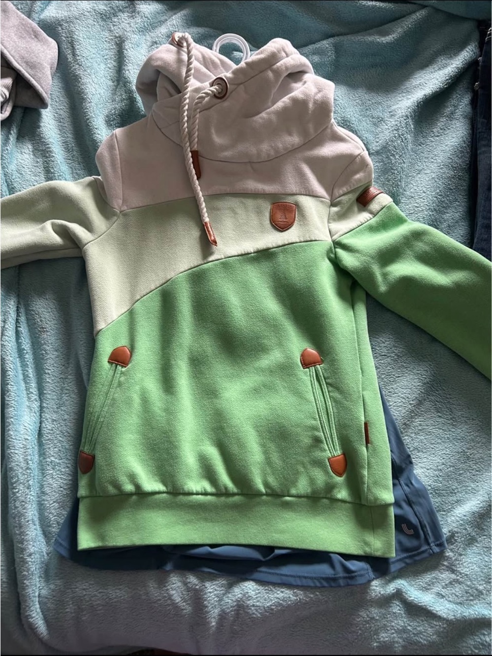 Women Wanakome pullover Colour block Hoodie Sweatshirt - Small